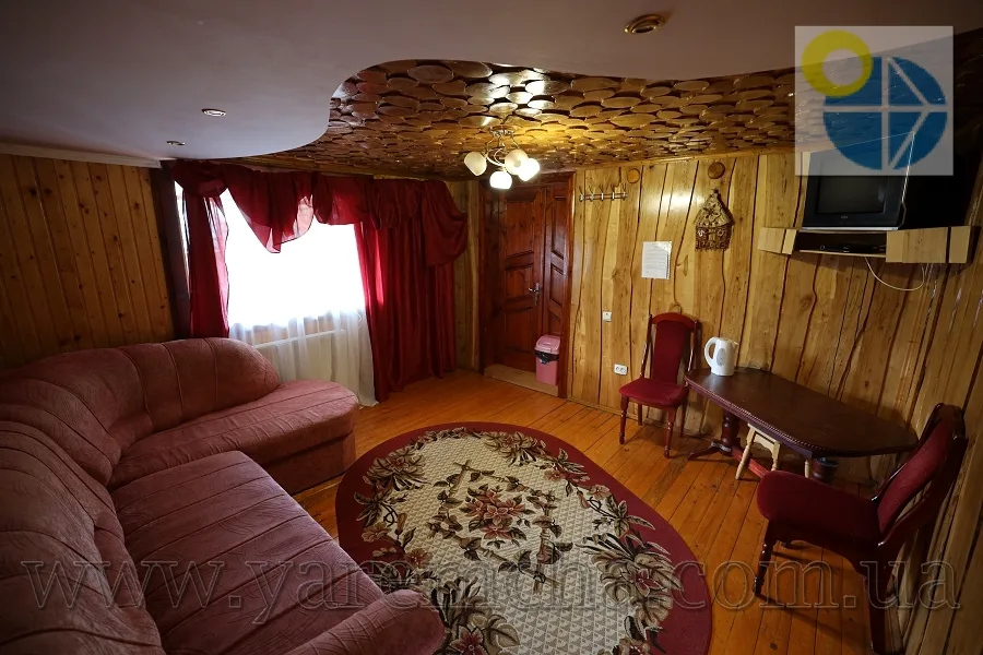 Микуличин.Приватна садиба Шовкова косиця