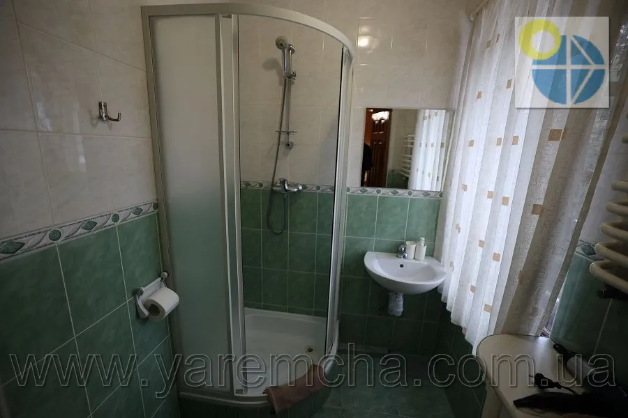 Татарів.Приватна садиба Прутець